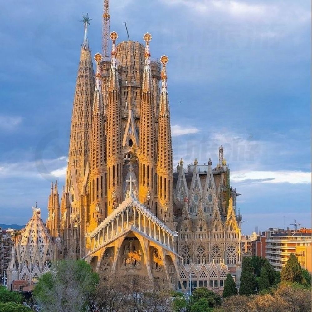Sagrada Família basilica and Gaudí architecture in Barcelona